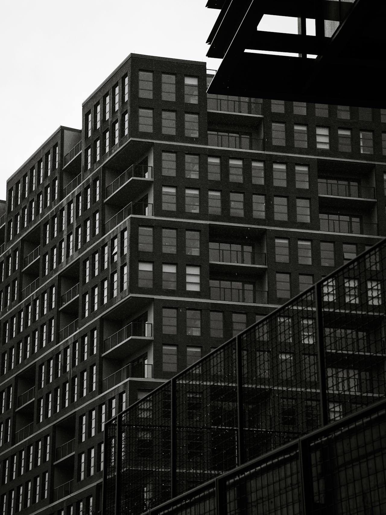 pexels-dystopia-savage-975375888-20159699 by Squalo Produzioni in Milan